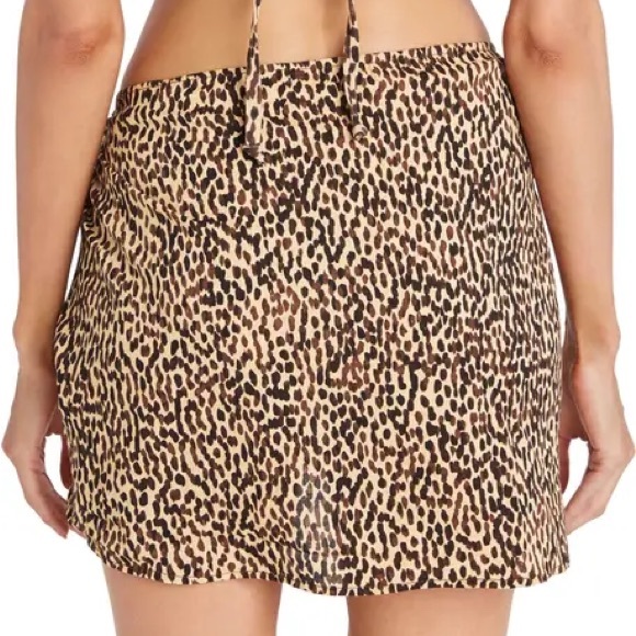 Cover-Up - Picture 2 of 3